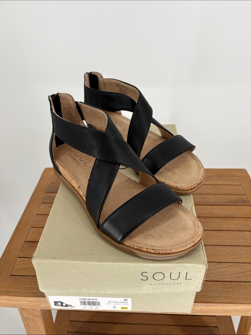 New Women’s CONDI SOUL Naturalizer Black Crisscross Wedge Sandal size 7 M